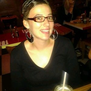 Meet your Posher, Crystal